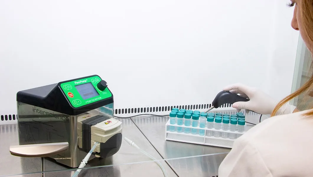 Rápida producción de kit de detección de COVID-19 con FlexiPump